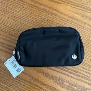 Lululemon Everywhere Belt Bag